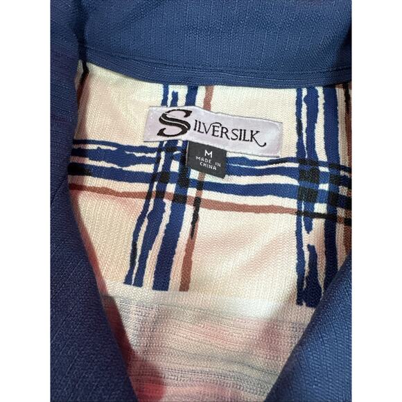 Silver Silk Casual Mens Shirt Size Medium Collared Button Up Short Sleeves V1 - Picture 2 of 4